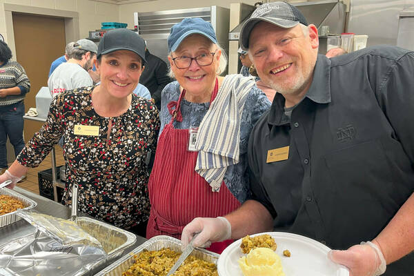 Campus Dining Gives Back with Thanksgiving Meals to Local Centers